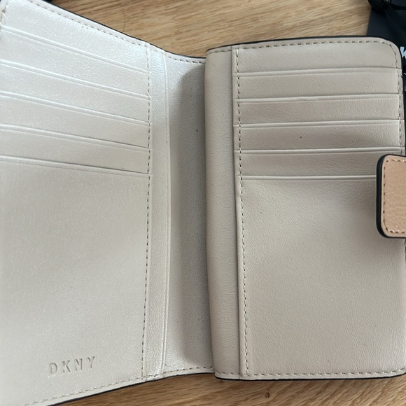 DKNY Beige wallet with sliver logo - Picture 2 of 3